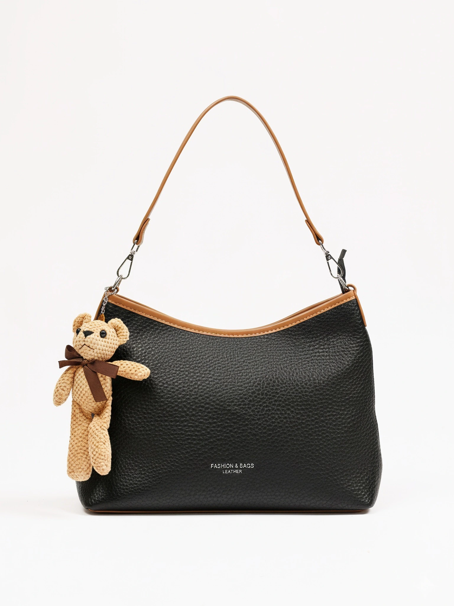 Сумка-кроссбоди  с декоративным брелком в ассортименте